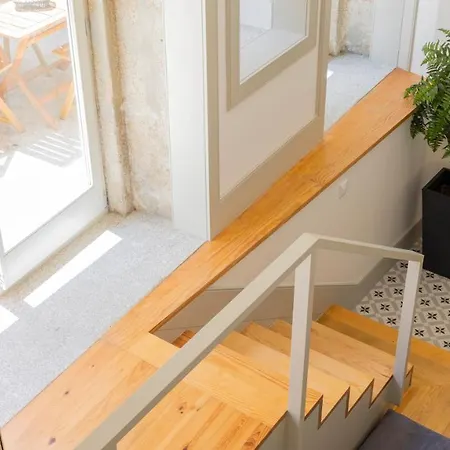 Stunning Duplex W/ Patio By Lovelystay Oporto